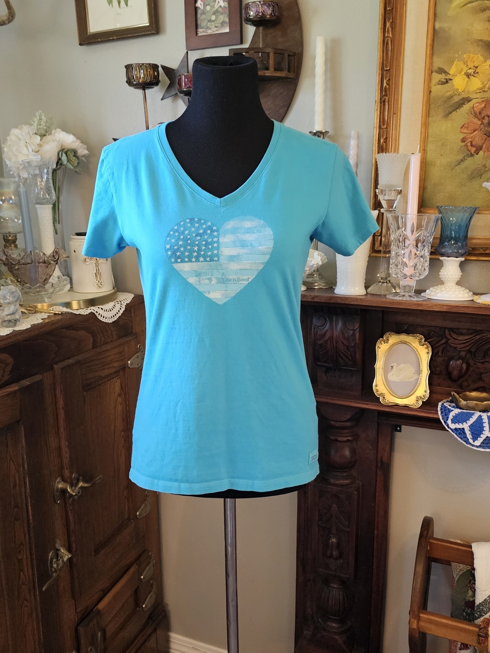 Life is Good Crusher Tee Blue American Flag Heart V-Neck Small